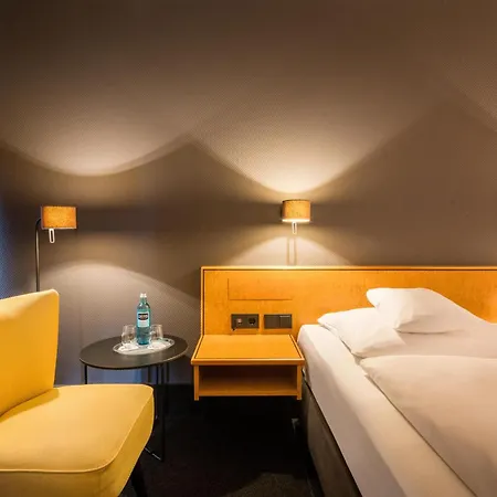 Western Hotell 3*